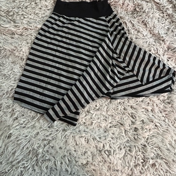 Women's black & grey Skirt, Size Small - Picture 8 of 9